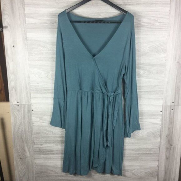Bobeau Forrest Faux Wrap Bell Sleeve Dress size 1X - Picture 5 of 7